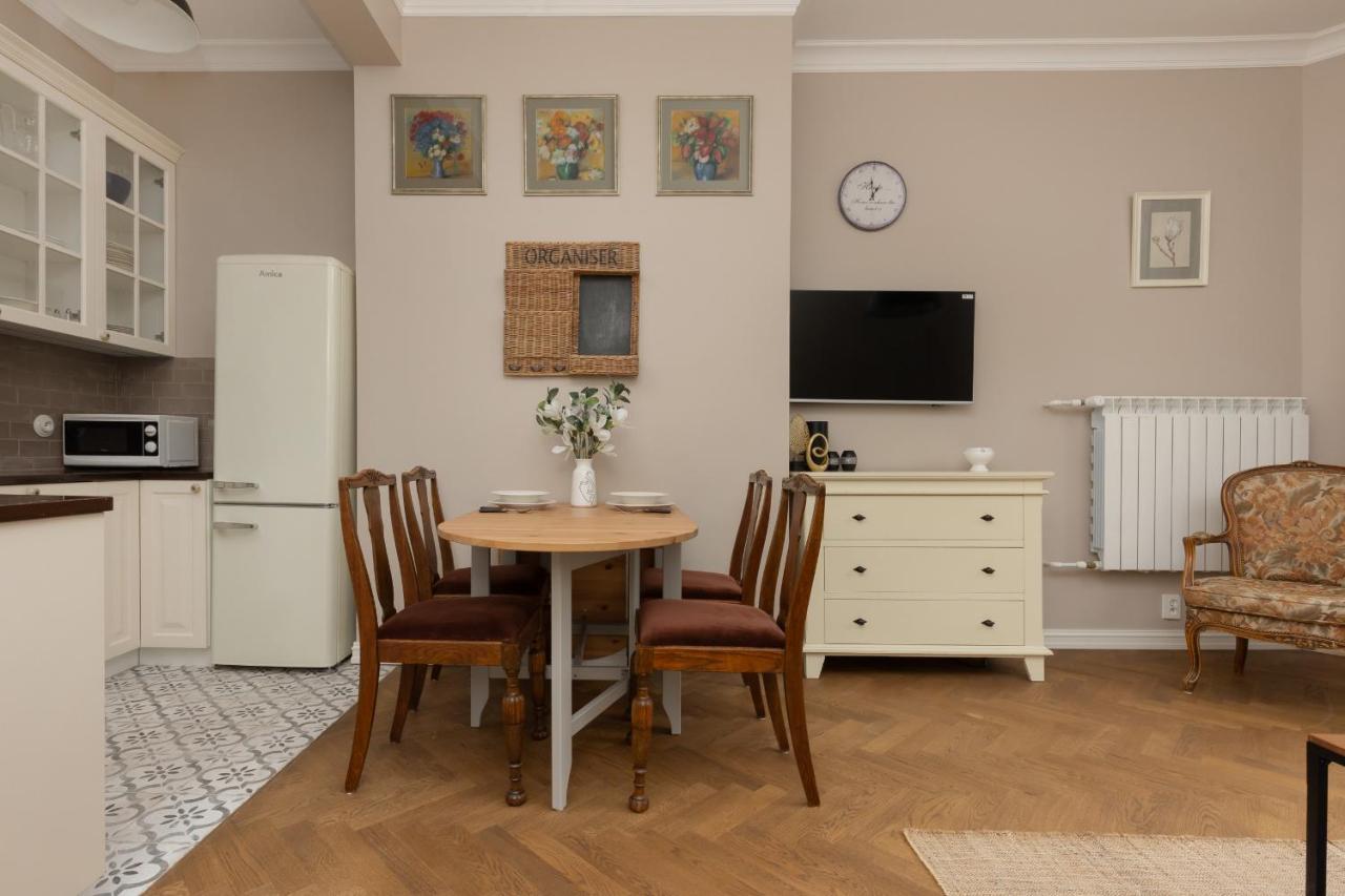Metro Rondo Onz Apartment By Noclegi Renters Warschau Buitenkant foto